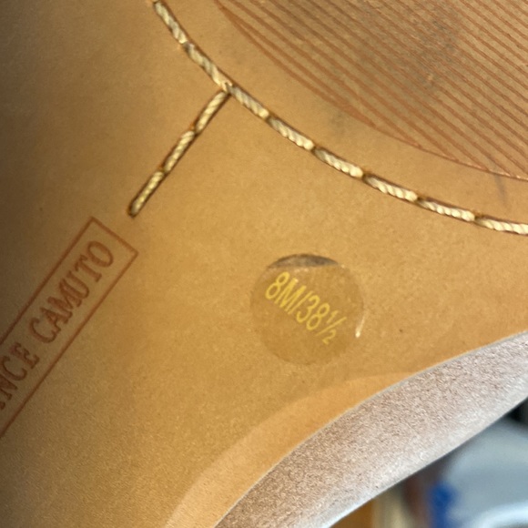 Vince Camuto boots/booties, size 8 - Picture 5 of 7